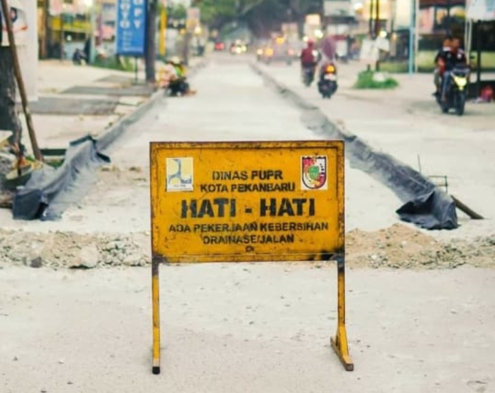 Pj Walikota Pekanbaru Janji Overlay Tiga Ruas Jalan Rusak Tahun Depan