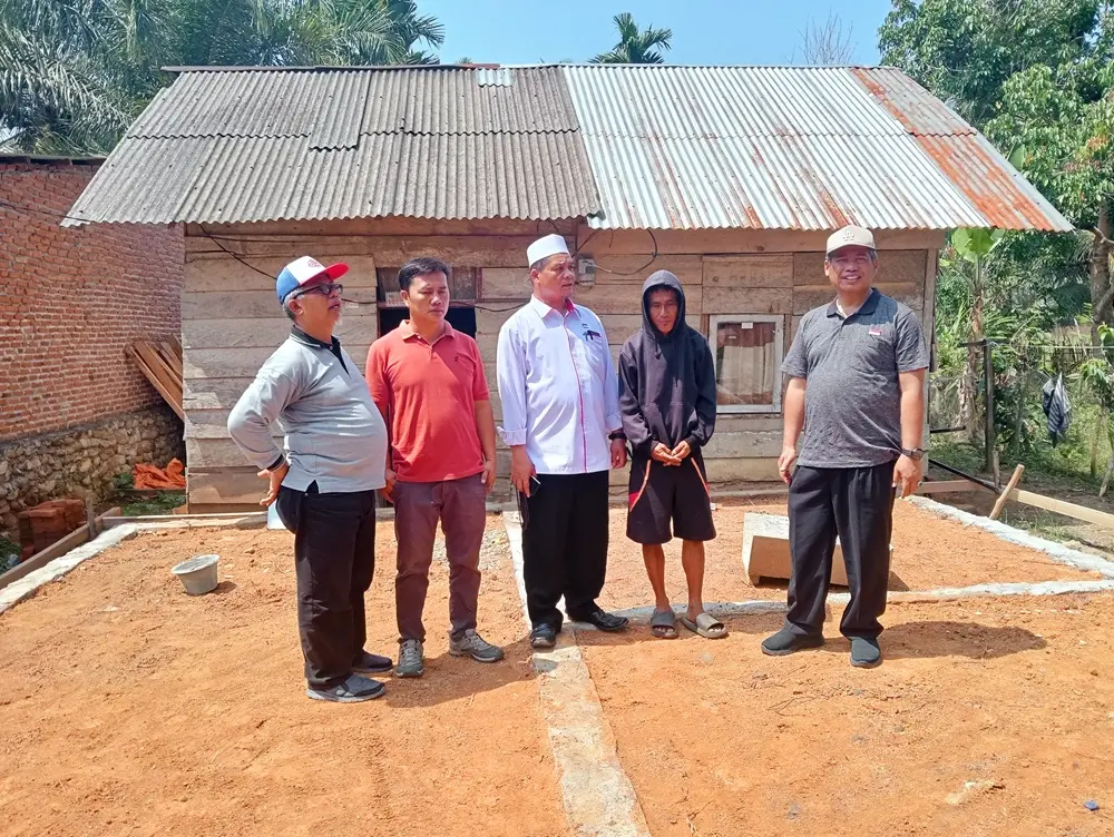 BAZNAS Bengkulu Kucurkan Bantuan Bedah Rumah dan Masjid di Desa Ganjuh