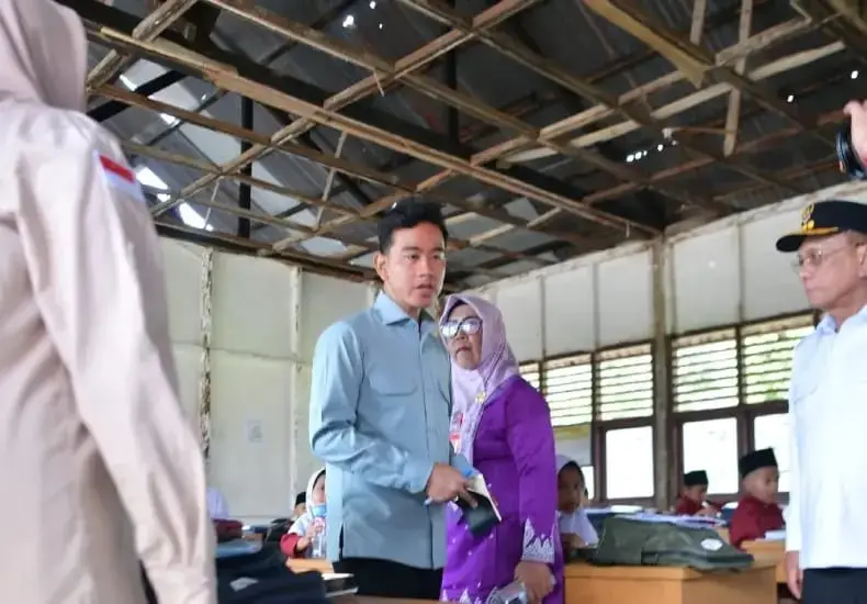 Berawal dari Komentar Instagram, Wapres Gibran Tinjau SDN 016 Serusa Rohil