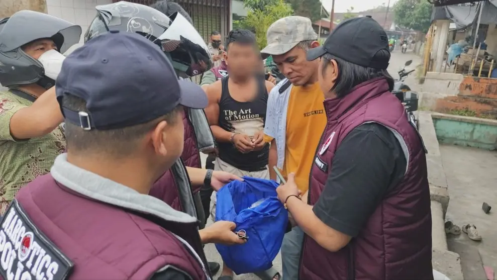 BREAKING NEWS- Tim Gabungan  Gerebek "Sarang Narkoba" Jalan Panger dan Kampung Dalam Pekanbaru