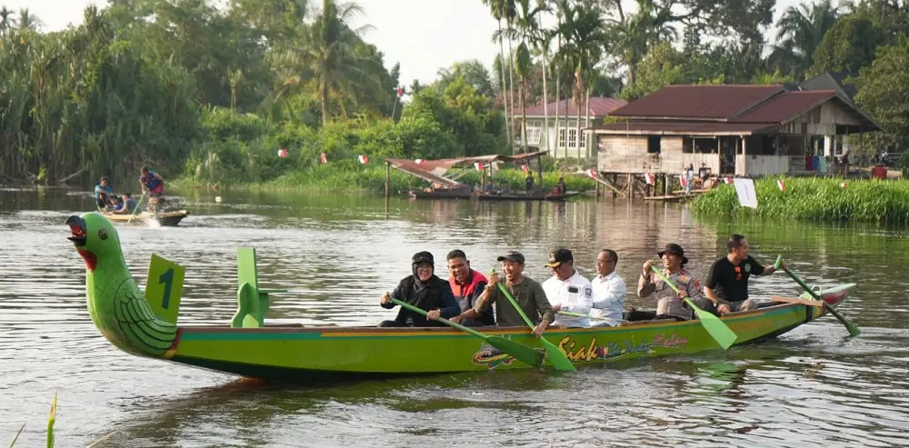 Buka Serindit Boat Race Sungai Mandau, Bupati Afni Beberkan Lanjutan Proyek Jalan 3,5 Km