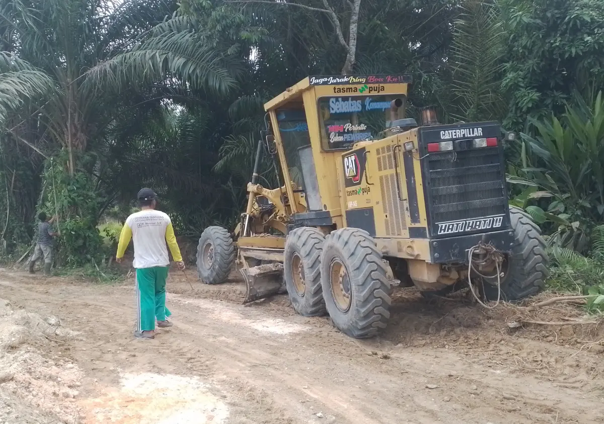 Bukan Sekadar Jalan Wisata, PT Tasma Puja Benahi Akses Harian Warga Dua Desa