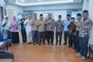 Bupati Taufik Zainal Abidin Terima Kunjungan Panitia Wisuda IAI Daar Al Uluum Asahan Angkatan XXXVI