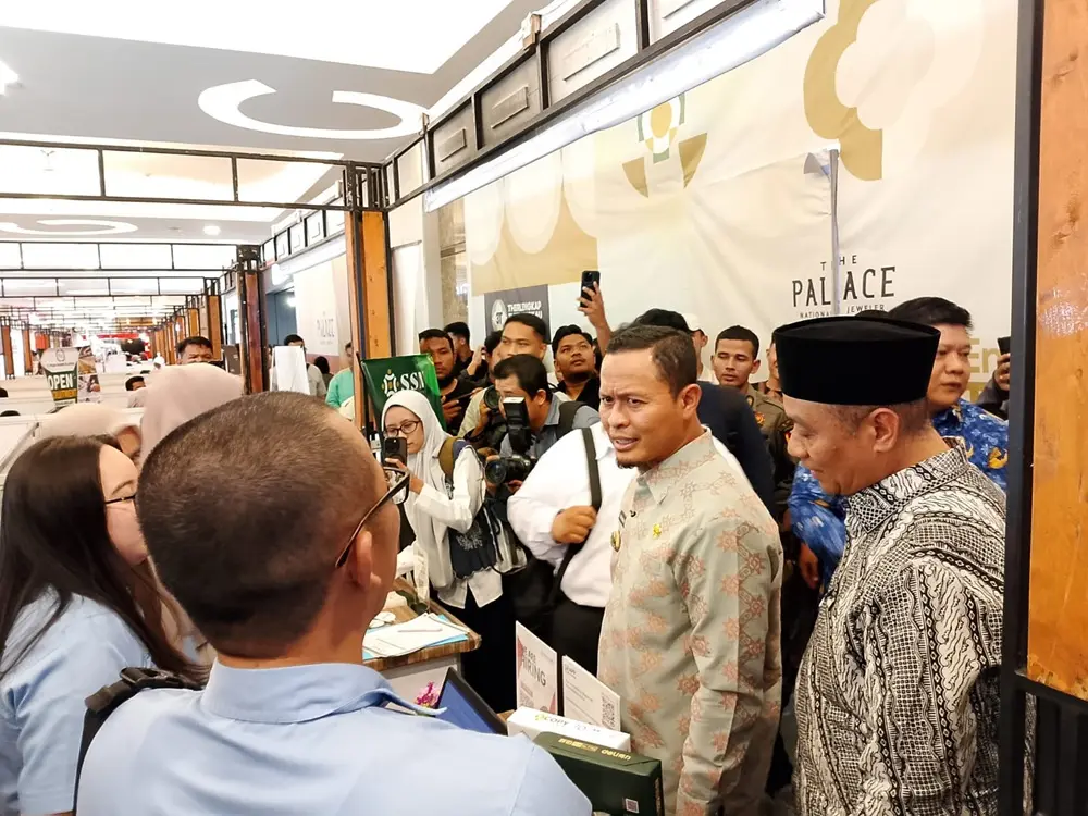 Diikuti 47 Perusahaan dengan 1.417 Loker, Ribuan Pencaker Padati Mal SKA