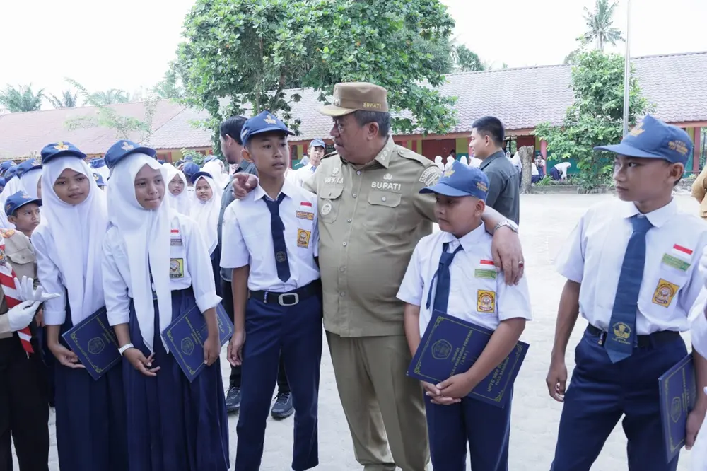 Hari Pertama Sekolah, Bupati, Wabup dan Sekda Asahan Jadi Pembina Upacara di Tiga SMP