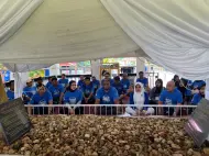 HUT ke-25 Demokrat Rawat Situs Religi, Ratusan Kader Gotong Royong di Makam Syekh Burhanuddin