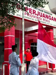 Inspektur Upacara HUT ke-81 RI di DPD PDIP Riau, H. Aswandi Minta SDA Daerah Sejahterakan Rakyat