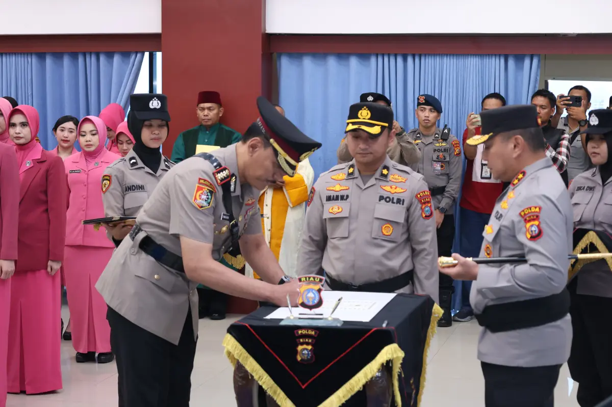 Kabid Humas dan 4 Kapolres Jajaran Polda Riau Resmi Berganti