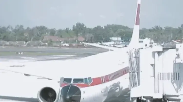 Kabut Asap Parah, Jarak Pandang Hanya 800 M, Begini Kondisi Bandara SSK II Pekanbaru