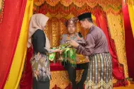 Kapolres Meranti Disambut Tepung Tawar, LAMR Kukuhkan Sebagai Anak Kemenakan Melayu
