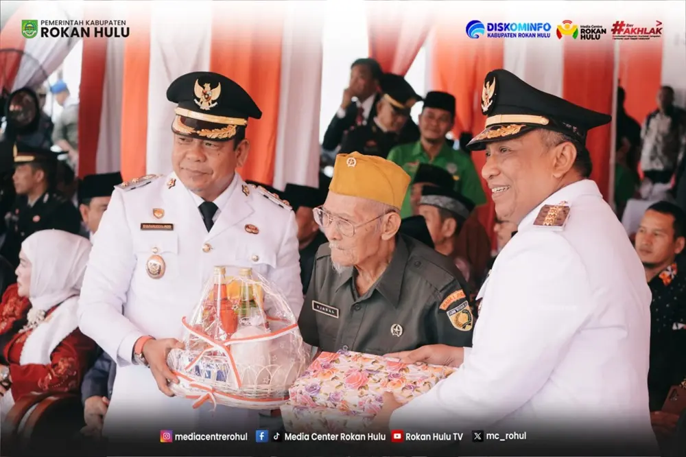 Khidmat dan Megah, Bupati Anton Pimpin Upacara Puncak HUT ke-81 RI di Rokan Hulu