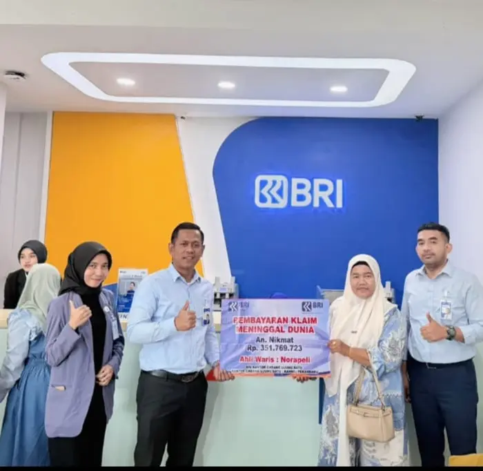 Komitmen Nyata Proteksi Nasabah, BRI Ujungbatu Serahkan Santunan Asuransi Jiwa Davestera Rp351,7 Juta