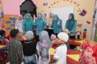 Kunjungi PAUD Sentang, Ketua TP PKK Asahan Kampanyekan Gerakan Membaca Sejak Dini
