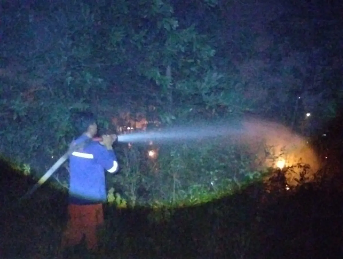 Lahan di Jalan Tuanku Tambusai Pekanbaru Terbakar, Diduga Akibat Bakar Sampah