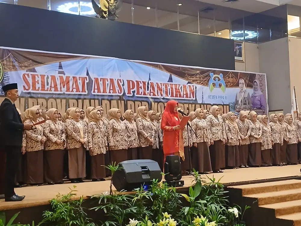 Lantik Pengurus di Pekanbaru, Wawako Markarius Anwar Ajak LPPMI Kolaborasi Garap Potensi UMKM Perempuan