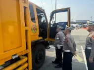 Lebihi Muatan, Tim Gabungan Tertibkan 14 Truk ODOL di Tol Pekanbaru-Dumai