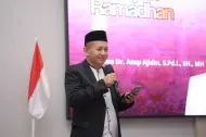 LIBĀSUN: Ketika Al-Qur’an Menyebut Cinta Sebagai Pakaian