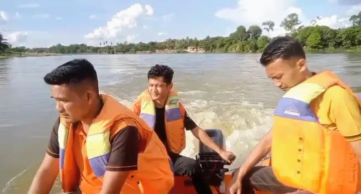 Lompat dari Jembatan Kuok, Anak Remaja Tenggelam di Sungai Kampar