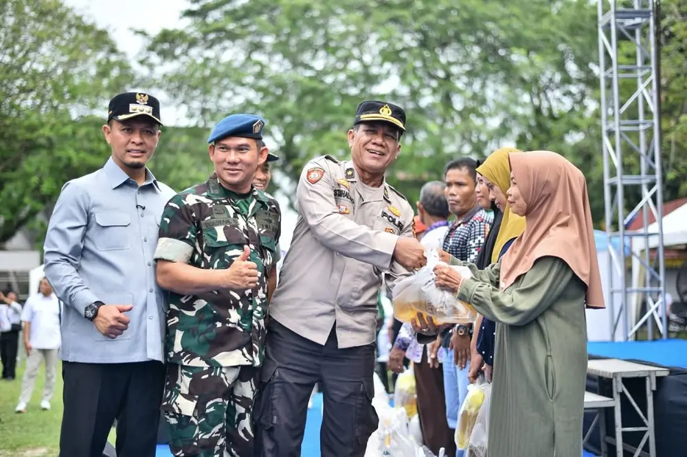Pemko Pekanbaru Salurkan Ribuan Paket Bantuan Pangan di Senapelan