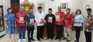 PSMTI Serahkan Al-Qur'an Berornamen Tionghoa ke LAMR, Datuk Seri H. Taufik Ikram Jamil: LAMR Rumah Besar Kita Bersama