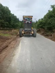 Sambut HUT ke-81 RI, PT Tasma Puja Bersinergi dengan Pemdes Kampar Bersihkan dan Ratakan Bahu Jalan