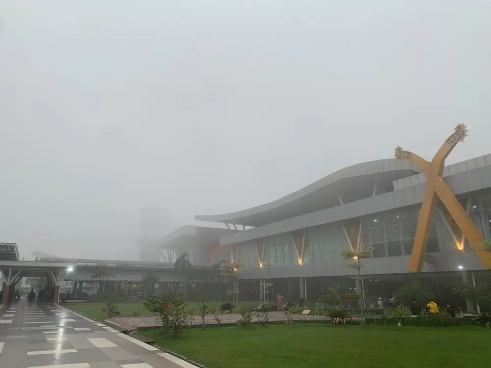 Sempat Tertahan Dua Jam di Pesawat, Jarak Pandang di Bandara SSK II Pekanbaru Membaik