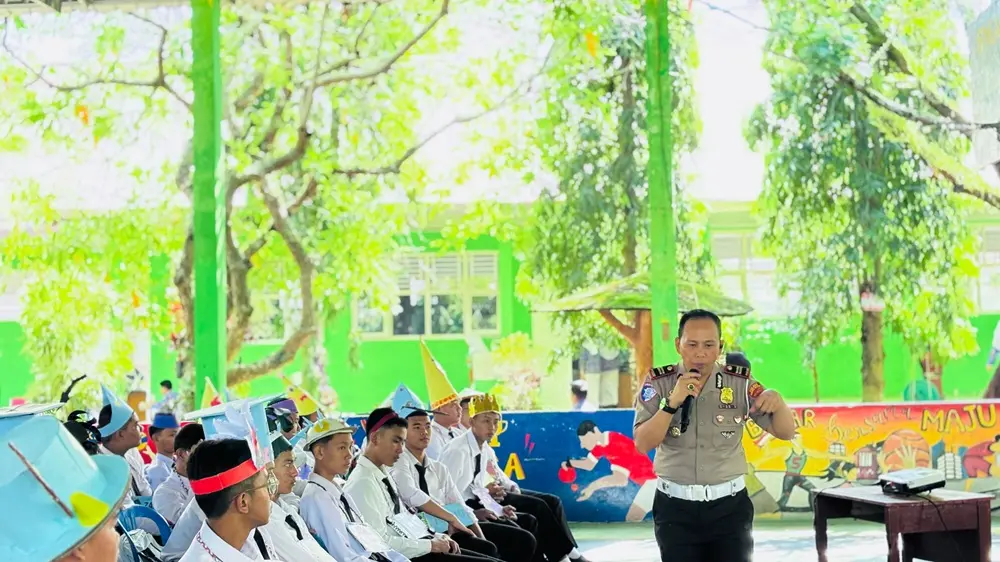 Sosialisasi di SMAN 2, Satlantas Bengkulu Selatan Tanamkan Disiplin Berlalu Lintas