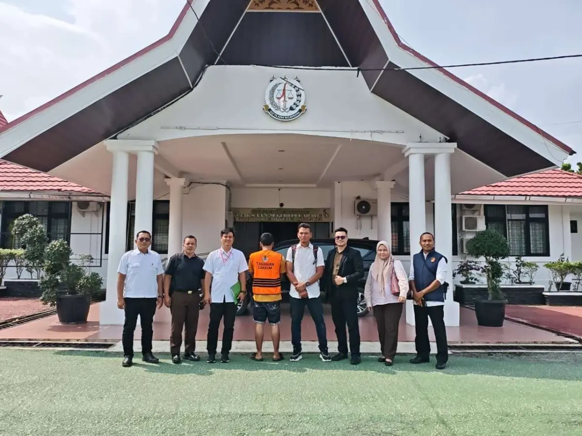 Tegas! Balai Gakkum Kementerian Kehutanan Serahkan Tersangka Ilegal Logging ke Kejari Pelalawan