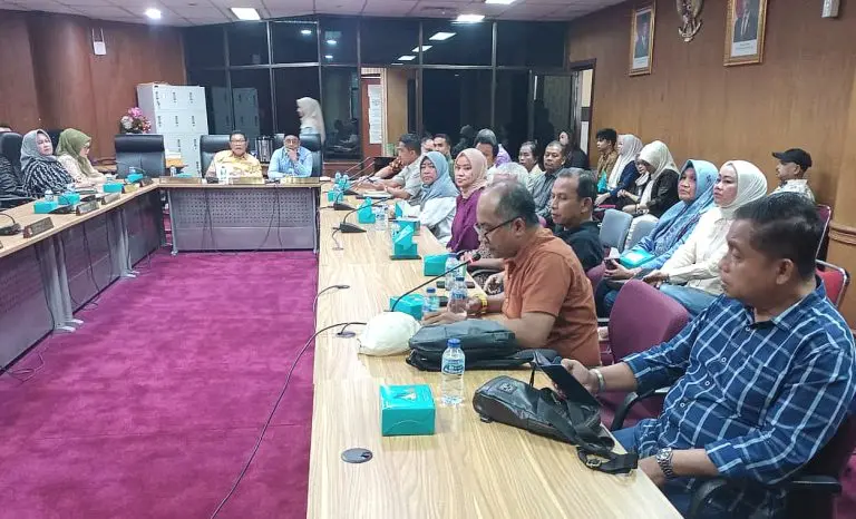 Tegas! Komisi V DPRD Riau dan Disnakertrans Akan Kawal Sampai Tuntas Pembayaran Seluruh Pesangon Karyawan Riau Pos Group