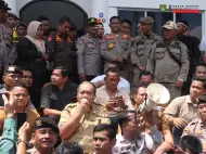 Temui Massa AMPB Jilid II, Bupati Asahan Teken Kesepakatan Aspal Jalan Bandar Pulau