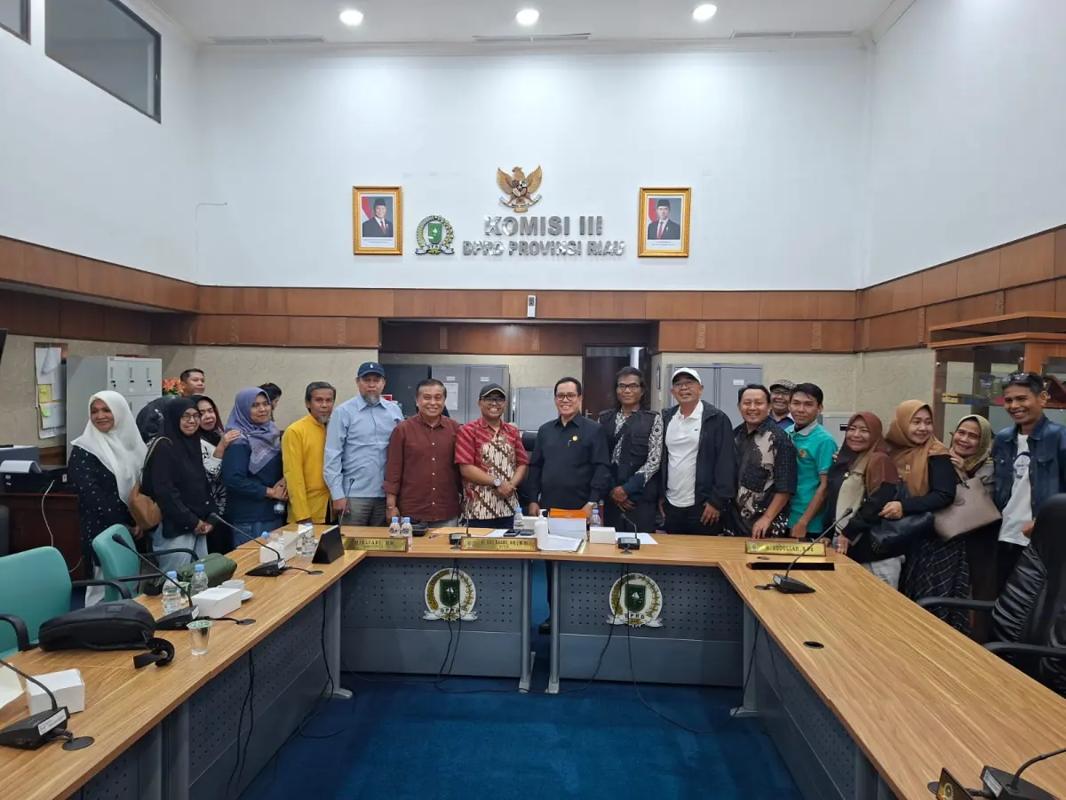 Terima Eks Karyawan Riau Pos, Ketua Komisi III DPRD Riau Edi Basri: Tidak Ada Alasan tak Bayar Hak Pekerja