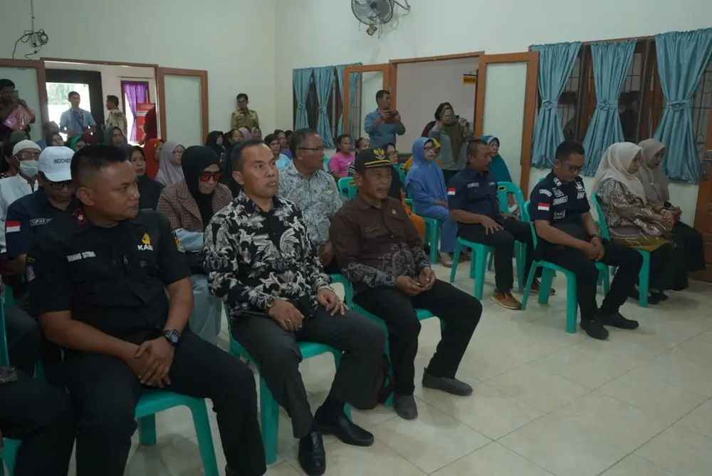 Wabup Rianto Salurkan Bantuan Pangan untuk 2.523 Keluarga di Bandar Pulau