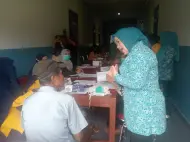 Thumbnail 100 Warga Ikuti Tracing TBC di PT HTH Batang Kumu, Empat di Antaranya Screening