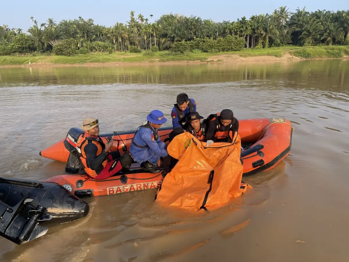 2 Hari Pencarian, Akhirnya Tim SAR Temukan Jasad Remaja Tenggelam di Sungai Kuantan