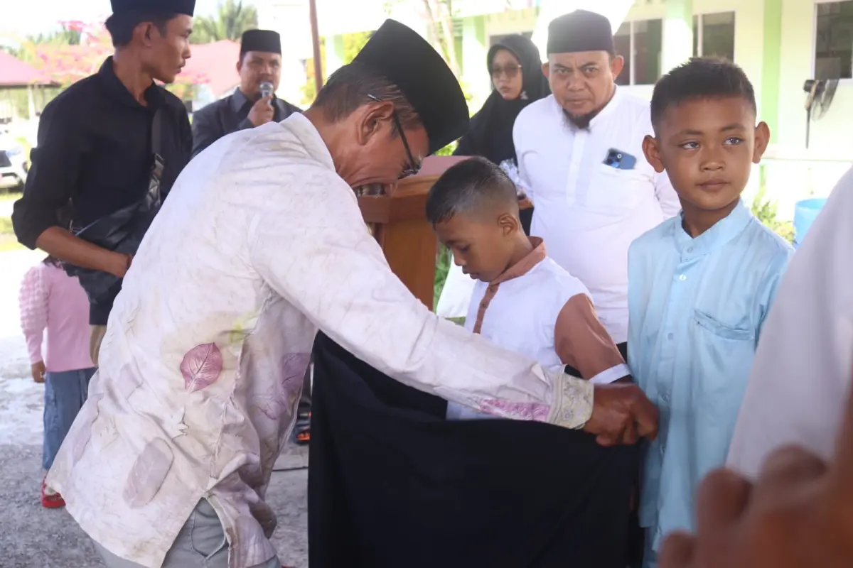 68 Anak Ikuti Khitanan Massal di Ponpes Darul Fikri Selatpanjang