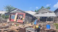 Thumbnail Abrasi Terjang Tanah Merah Inhil, Rumah Warga, Dermaga dan Rumah Tahfiz Ambruk Masuk ke Laut