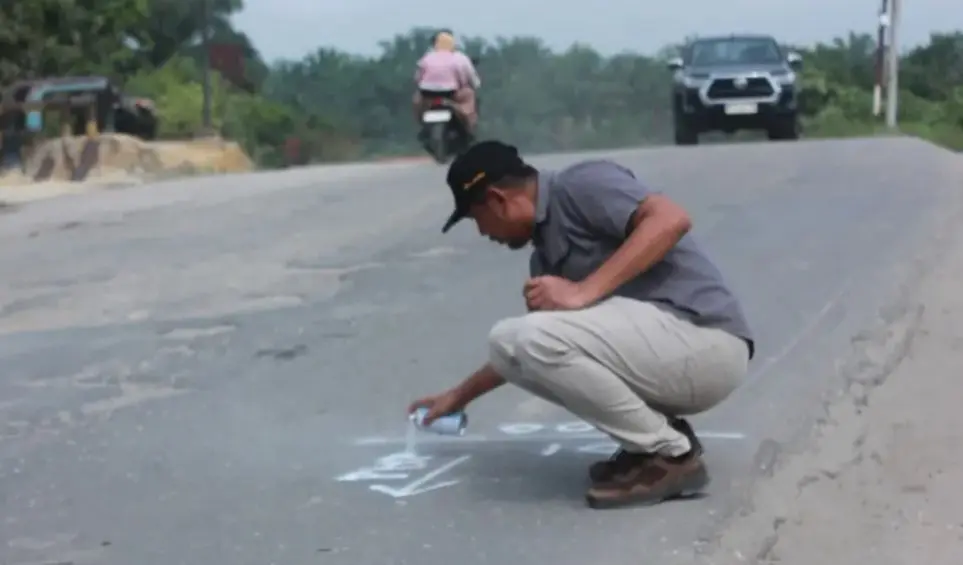 Akhir Mei, Pemprov Riau Perbaiki Jalan  Simpang Minas - Simpang Tualang Timur dengan Rigid Beton