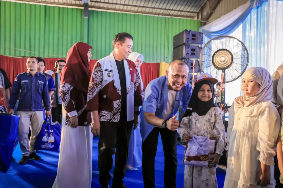 Alhamdulillah, Pemko Pekanbaru Serahkan 19.900 Baju Seragam Sekolah Gratis untuk Siswa SD-SMP