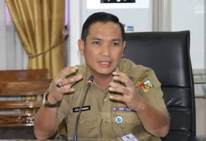 Antrean Membeludak 11 Ribu Siswa, Disdik Tunda Pengumuman SPMB SMP Pekanbaru
