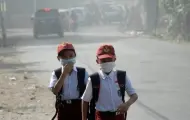 Asap Karhutla Makin Parah, Disdik Pelalawan Wajibkan Siswa Pakai Masker dan Larang Aktifitas di Luar
