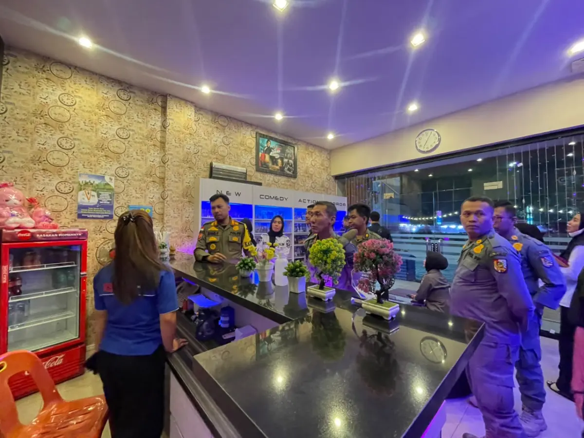 Astaga! Satpol PP Jaring 5 Pasang Muda-mudi Sedang "Asyik" di Bioskop Mini Pekanbaru