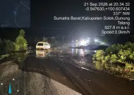 BREAKING NEWS - Banjir Bandang Terjang Solok Sumbar, Akses Jalan Padang-Solok Putus Total