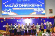 BRK Syariah Raih Penghargaan Kemitraan Ekosistem Keuangan Kampus di Milad ke-64 UNRI