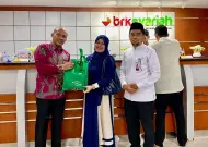 Bukan Hanya Cendera Mata, BRK Syariah Dengarkan Curhat Nasabah di Hari Pelanggan Nasional