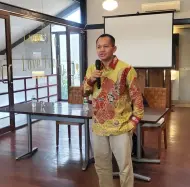 Di Hamparan Sajadah, Duka Menemukan Cahaya