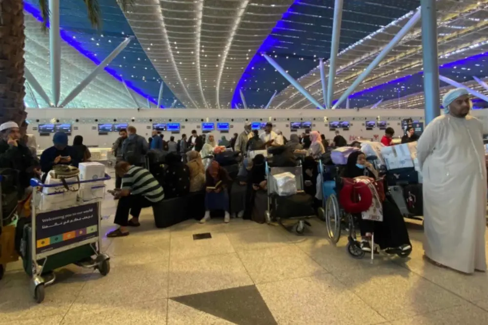 Gawat! Akibat Perang Iran, Banyak Jemaah Umroh Indonesia Tertahan di Arab Saudi