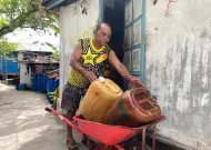 Thumbnail Gerobak Sorong CSR BRK Syariah, Penggerak Rezeki Rintus dan Kemudahan BBM bagi Warga Desa Mengkait