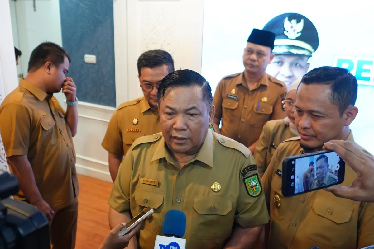 Heboh Pernyataan MBG Picu PAD Tak Tercapai, Plt Gubri SF Hariyanto Minta Maaf