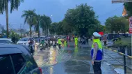 Hujan Lebat 3 Jam, Sejumlah Ruas Jalan di Pekanbaru Banjir, Kemacetan Parah Terjadi