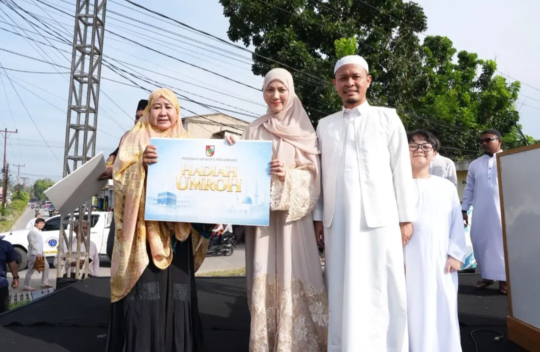 Janda Beranak 4 dan Pegawai PPPK  Dapat Hadiah Umroh dari Wali Kota Pekanbaru